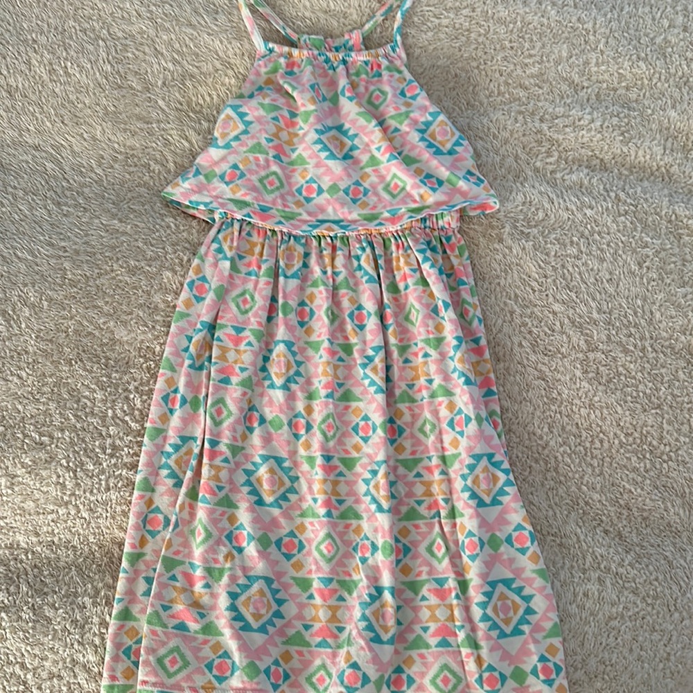 Very lightly worn looks BRAND NEW. Girls dress size 4